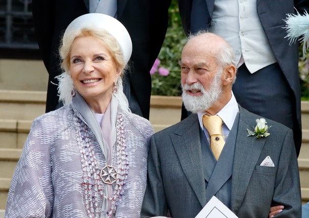 WINDSOR, UNITED KINGDOM - MAY 18: (EMBARGOED FOR PUBLICATION IN UK NEWSPAPERS UNTIL 24 HOURS AFTER CREATE DATE AND TIME) Princess Michael of Kent and Prince Michael of Kent attend the wedding of Lady Gabriella Windsor and Thomas Kingston at St George's Ch (Foto: Getty Images)
