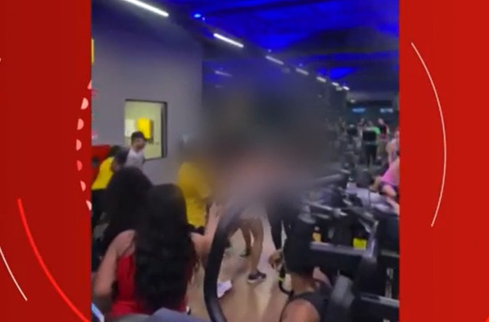 Duas mulheres brigam em academia de Salvador — Foto: Reprodução/Redes Sociais