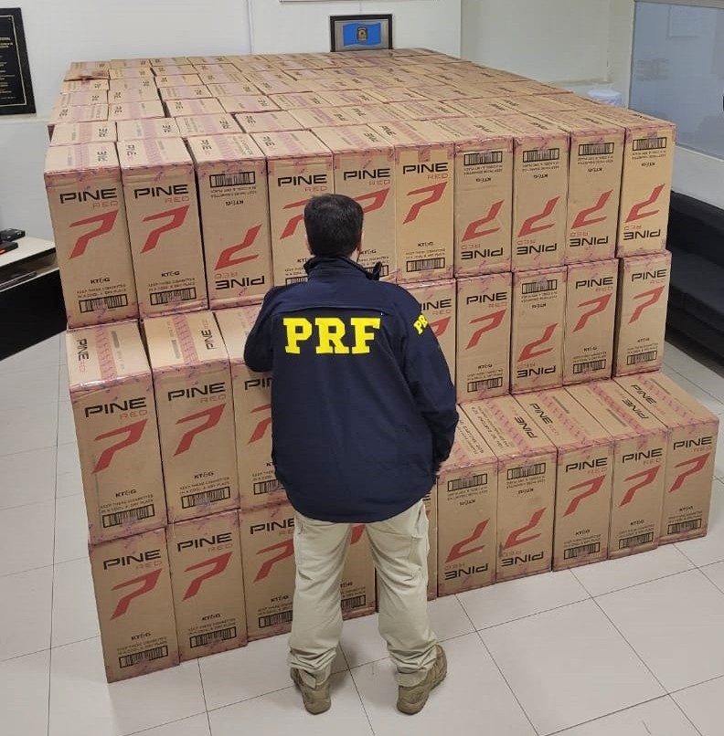 Carga com mais de 112 mil maços de cigarros contrabandeados é apreendida em Queimadas, PB