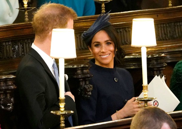 Meghan Markle e o príncipe Harry no casamento da princesa Eugene (Foto: Getty Images)