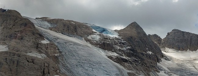 Rompimento de geleira deixou mortos e feridos nos Alpes italianos  — Foto: SOCCORSO ALPINO / AFP