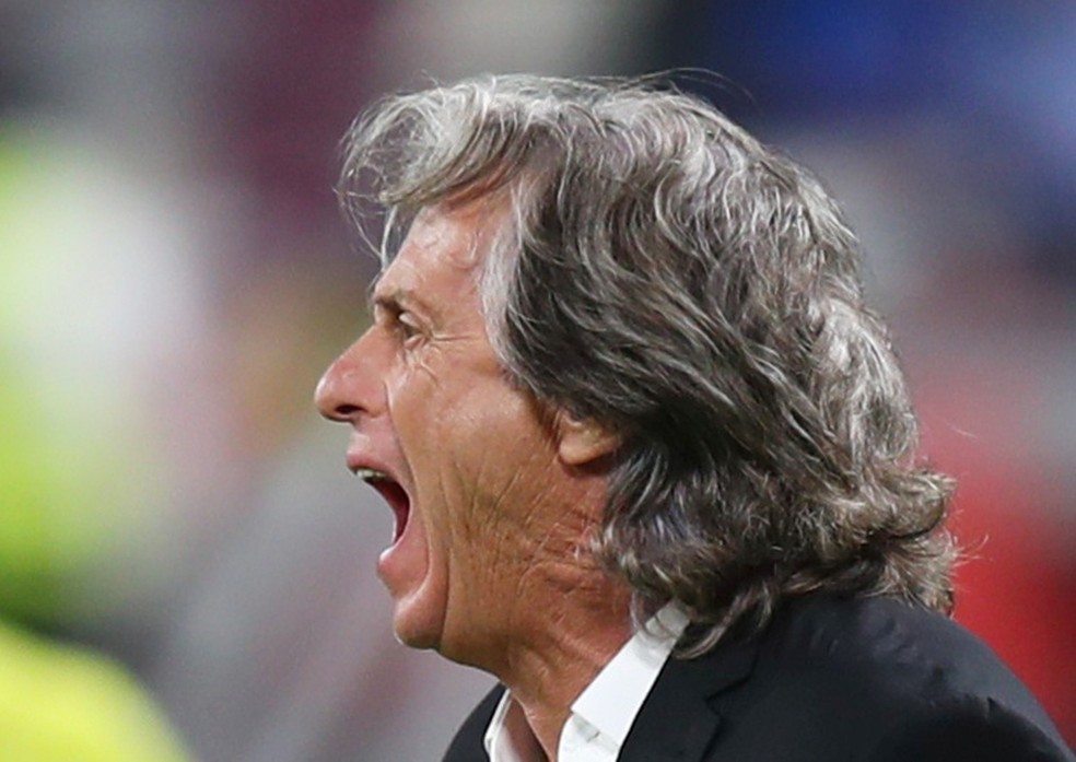 Jorge Jesus comanda o Flamengo na final do Mundial de clubes — Foto: REUTERS/Ibraheem Al Omari