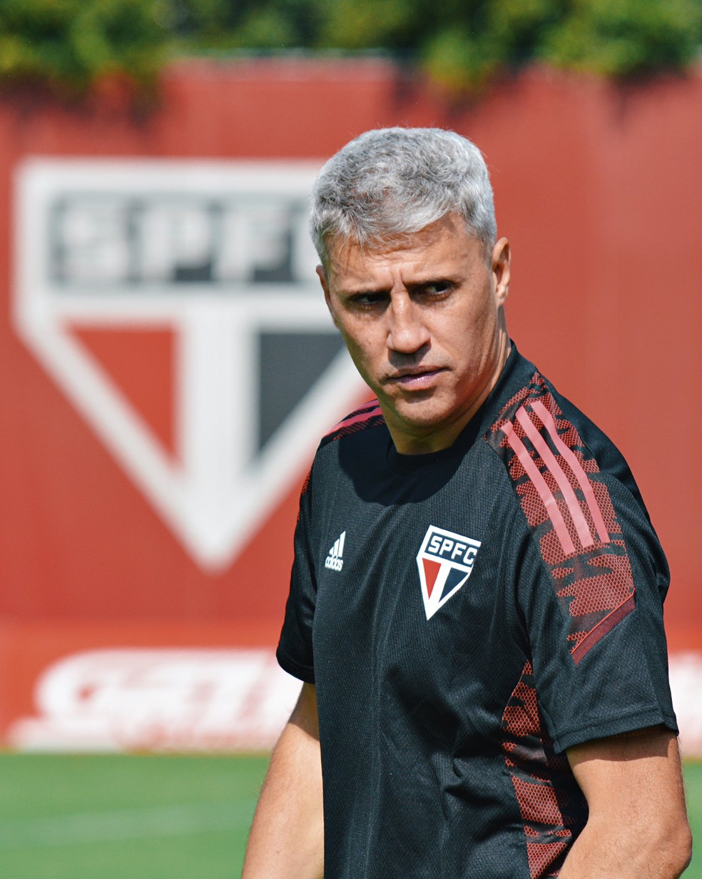 Hernán Crespo voltou aos trabalhos no São Paulo nesta segunda-feira — Foto: Erico Leonan/saopaulofc