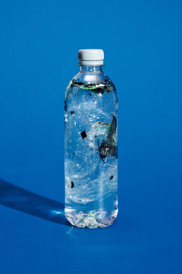 Série de fotos retrata a presença de microplásticos nos alimentos (Foto: Reprodução)