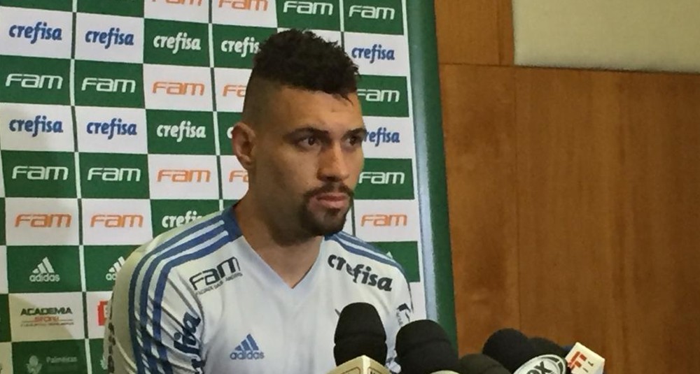 Moisés elogia evolução de Deyverson