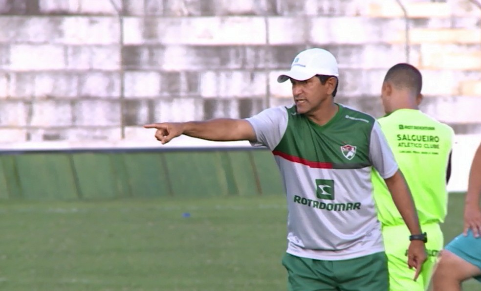Sérgio China é o comandante do Carcará — Foto: Reprodução / TV Grande Rio