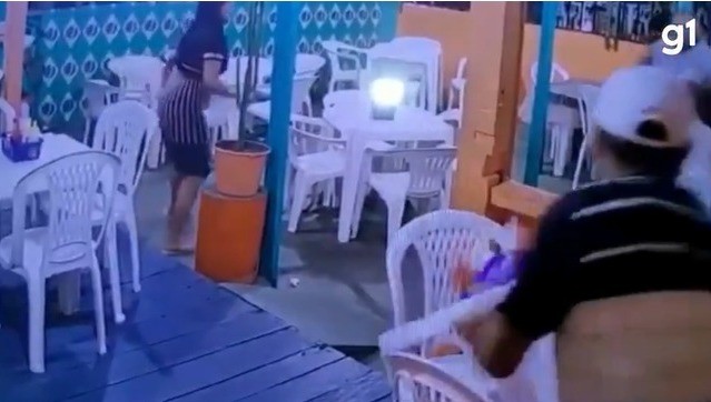 VÍDEO: homem é assassinado a tiros em lanchonete, no AM