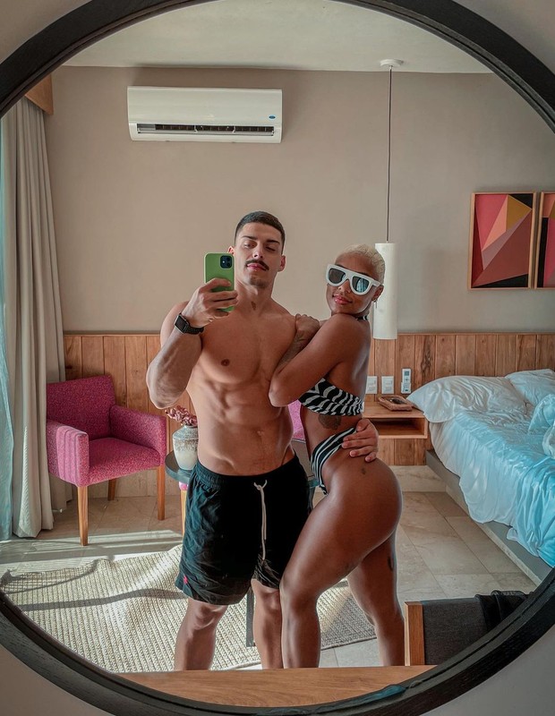 Lucas Godinho e MC Rebecca (Foto: Reprodução/ Instagram)