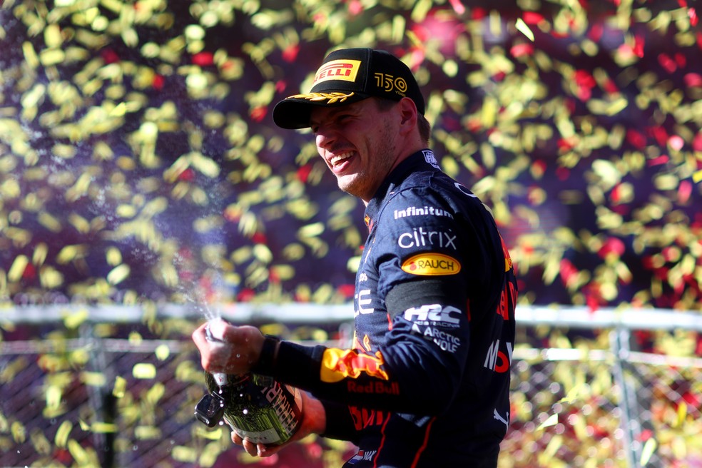 Max Verstappen comemora vitória no GP da Itália 2022 — Foto: Dan Istitene - Formula 1/Formula 1 via Getty Images