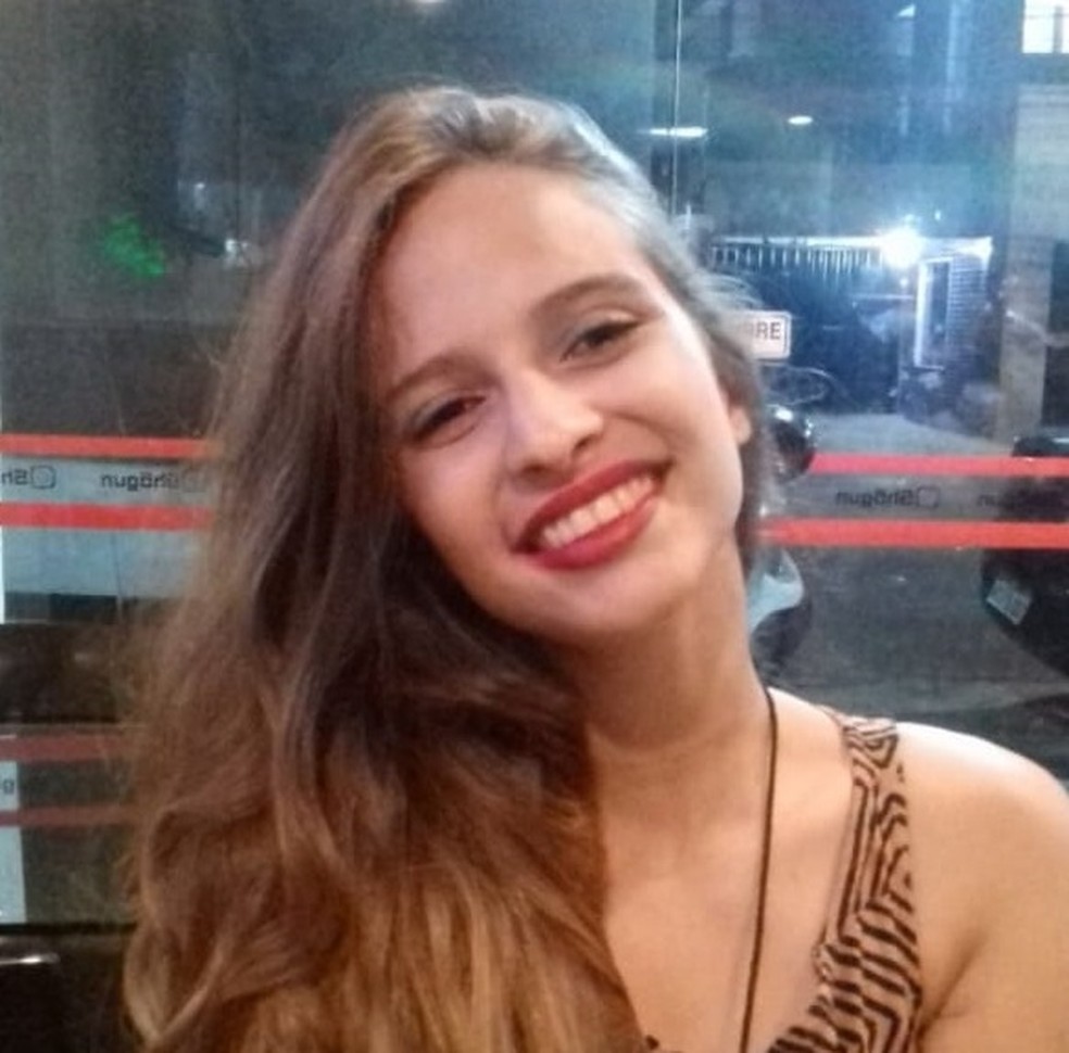 Débora Dantas, de 19 anos, sofreu escalpelamento após acidente com kart no Recife — Foto: Acervo pessoal