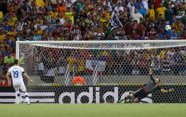 Bonucci perde penalti, Espanha x Itália (Foto: Reuters)