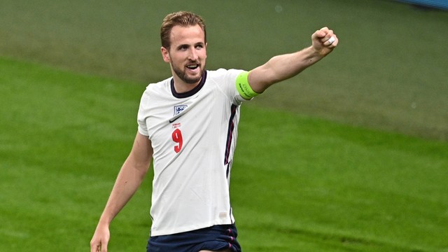 Kane marcou o segundo gol da Inglaterra sobre a Dinamarca