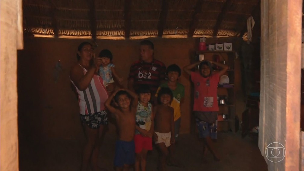 A família de Augusto faz parte do povo indígena Xerente, que vive em 90 aldeias no Tocantins — Foto: JN