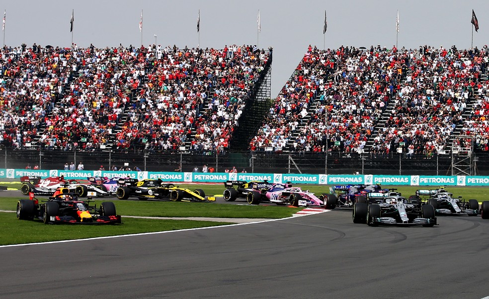 Verstappen saiu da pista após toque com Hamilton no México — Foto: Getty Images