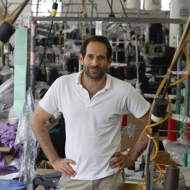 Dov Charney nas instalações da sua antiga fábrica, a Amarecian Apparel (Foto: Getty Images)