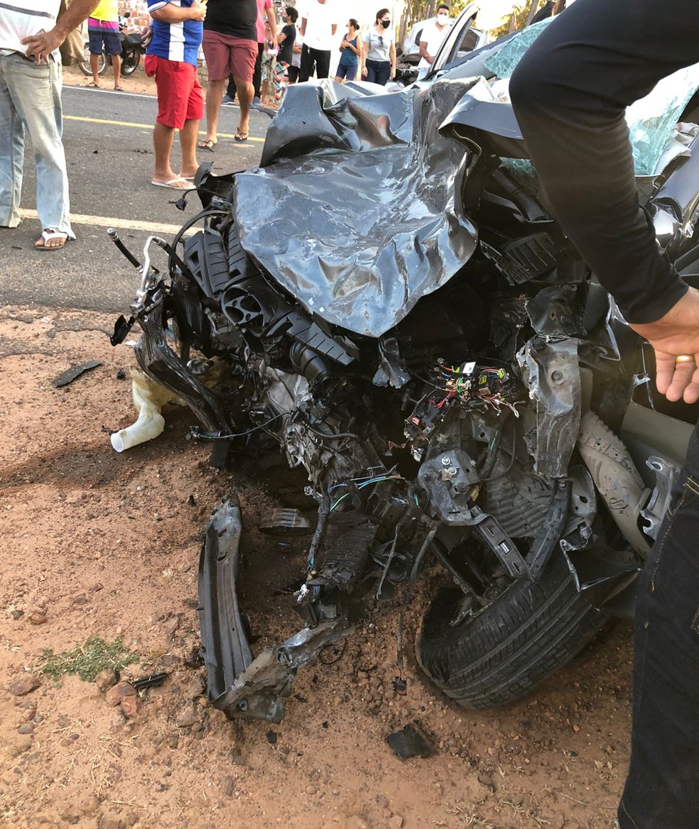 Colisão entre carros deixa um morto e três feridos em Luís Correia — Foto: Tiago Mendes /TV Clube
