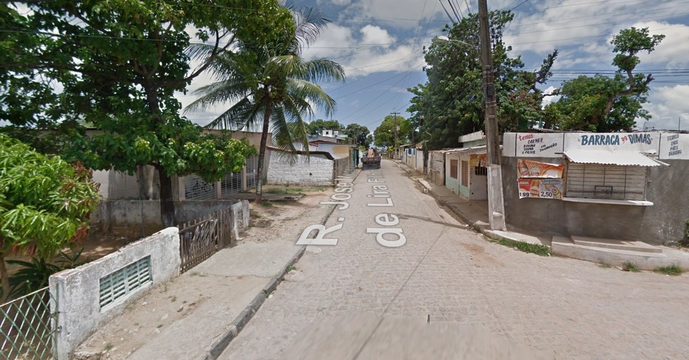 Crime foi registrado no bairro de Dois Unidos, na Zona Norte do Recife — Foto: Reprodução/Google Street View