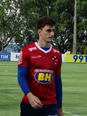 Diante de especulações sobre novo técnico, goleiro Rafael torce por Deivid