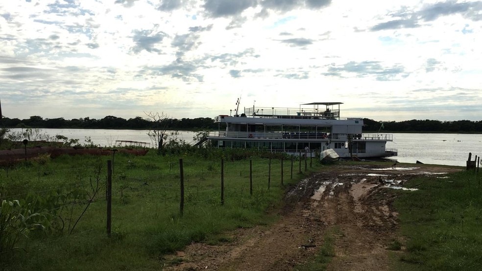 Barco alugado pela JustiÃ§a Eleitoral para transporte de eleitores â€” Foto: Cleto Kipper/TV Morena