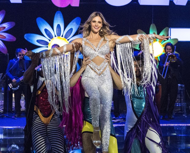 Fernanda dança no último programa da temporada (Foto: Raphael Dias/Gshow)