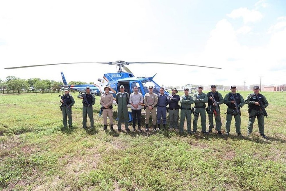 Forças de segurança fazem buscas por criminosos na Ilha do Bananal — Foto: Governo do Tocantins/Divulgação