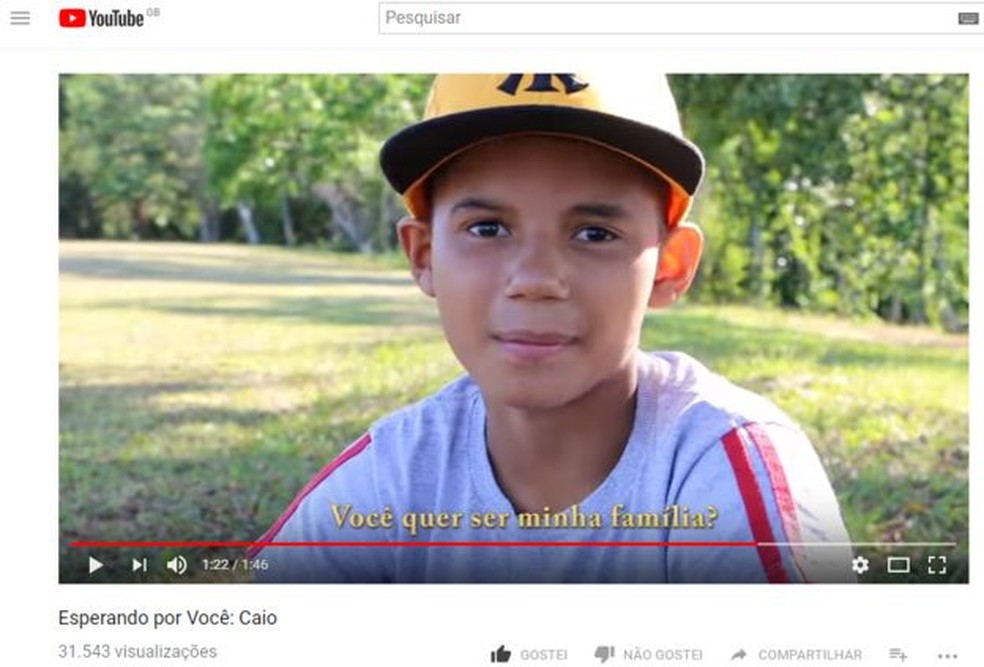 A campanha "Esperando por Você", do Tribunal de Justiça do Espírito Santo, aposta em vídeos divulgados no YouTube para atrair famílias (Foto: Reprodução/ You Tube/ BBC)