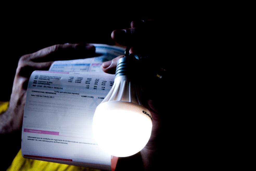 Foto ilustrativa da conta de luz em São Paulo.  — Foto: ADRIANA TOFFETTI/A7 PRESS/ESTADÃO CONTEÚDO