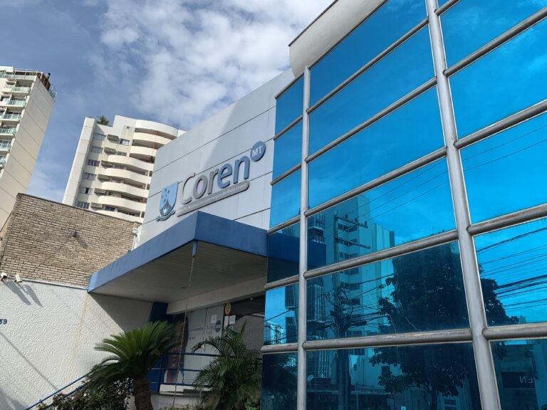 Coren-MT investiga enfermeira que se passava por médica em clínica clandestina em Cuiabá 