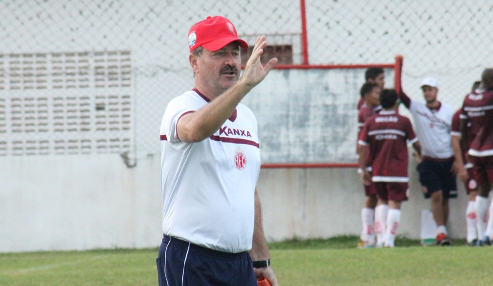 Leandro Campos quer jogadores do América-RN concentrados para buscar vitória na estreia (Foto: Canindé Pereira/Divulgação)