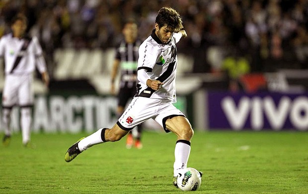 Juninho Pernambucano na partida do Vasco contra o Figueirense (Foto: Marcelo Sadio / Site Oficial do Vasco da Gama)