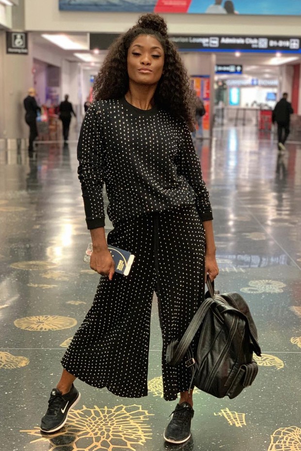 Erika Januza viaja para os EUA a trabalho (Foto: Reprodução/Instagram)