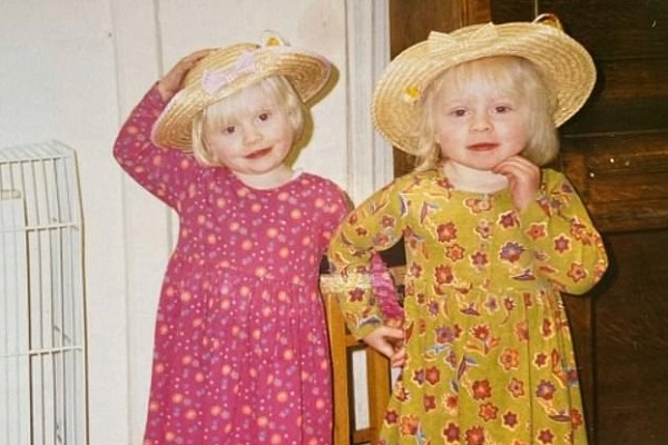 As gêmeas influencers Dolly e Daisy Simpson (Foto: Reprodução)