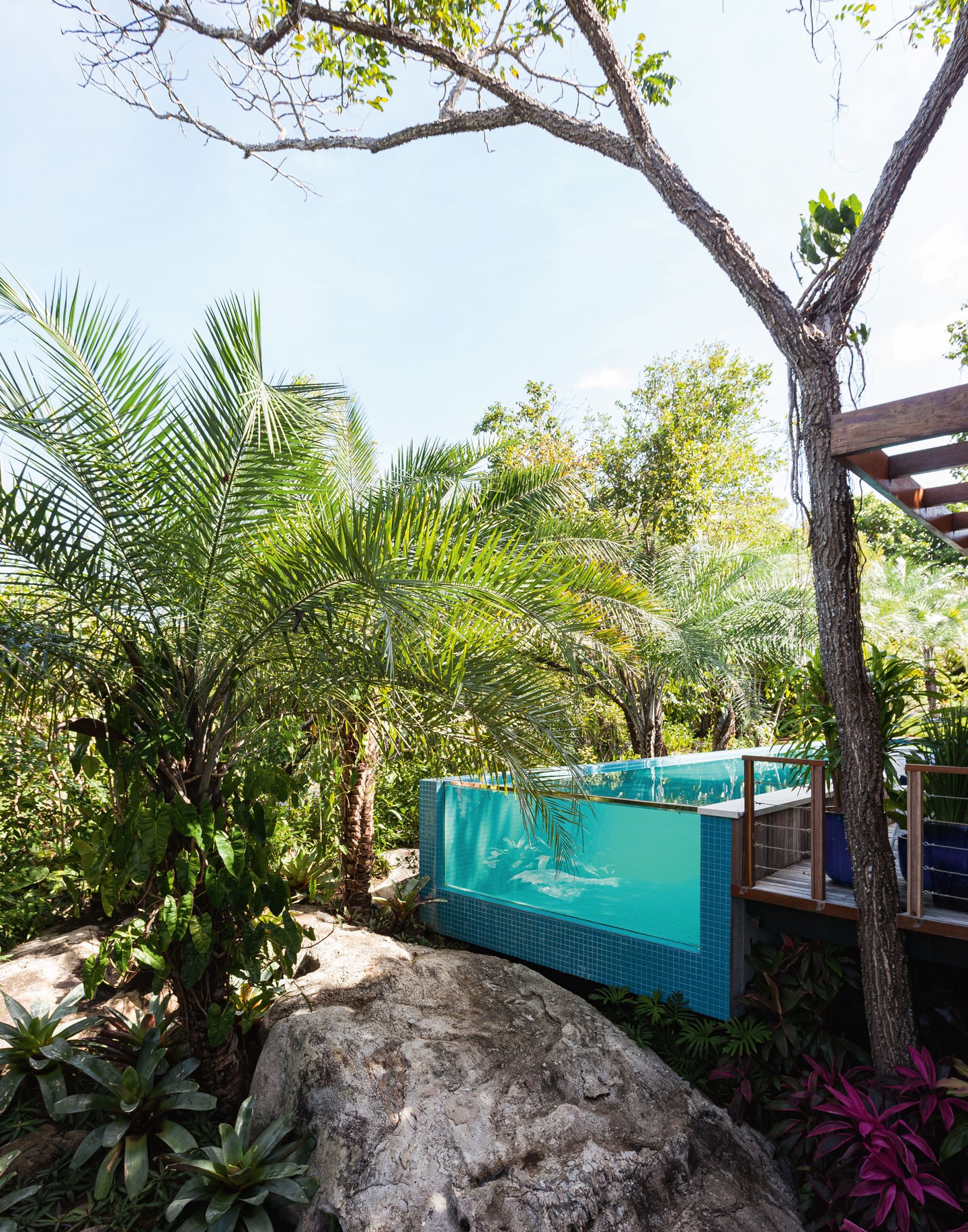 Casa de férias na Bahia é abraçada pela natureza do entorno (Foto: Tuca Reinés/divulgação)