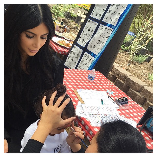 Kim Kardashian e a filha, North West (Foto: Reprodução/Instagram)