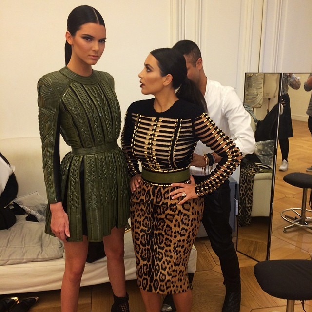 Kendall Jenner e Kim Kardashian (Foto: Reprodução/Instagram)