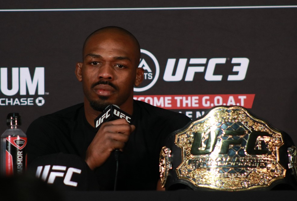 Jon Jones não escondeu a mágoa com a postura do UFC sobre a sua luta contra Francis Ngannou — Foto: Adriano Albuquerque