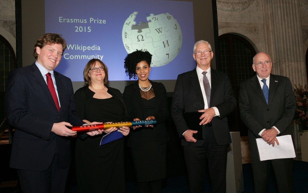 Prêmio Erasmus 2015, concedido à comunidade Wikipedia, graças ao trabalho de Adele e sua equipe — Foto: John Turing/Wikimedia Commons