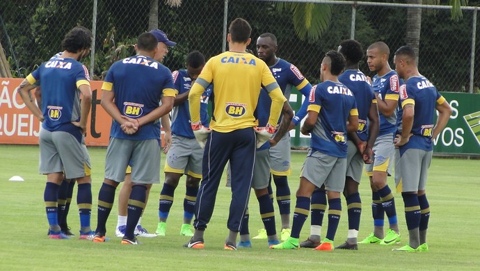 Na expectativa da estreia de xodó, Cruzeiro busca vaga contra a Chape