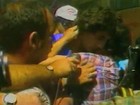 Renato Gaúcho
chora ao rever mãe
após o Mundial 83 (Reprodução)