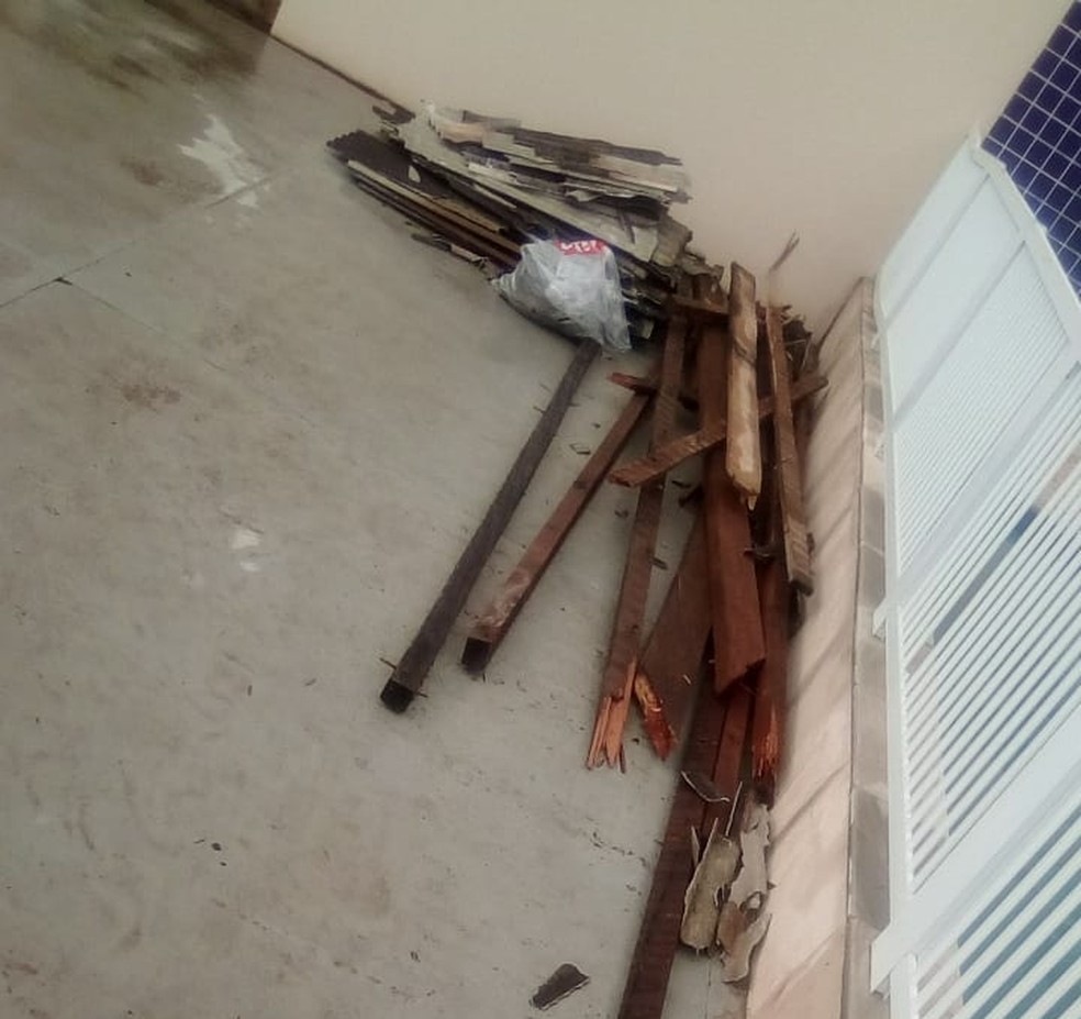 Telhado de residência desabou em Presidente Prudente — Foto: Matilde Maria Cristina/Cedida