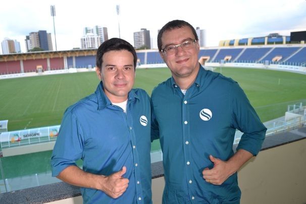 Guilherme Fraga e Thiago Barbosa comandam a transmissão (Foto: Divulgação / TV Sergipe)