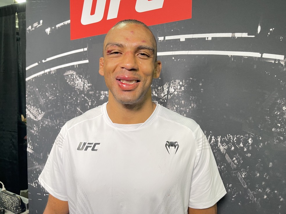 Edson Barboza Ufc 262 . Ufc 262 Edson Barboza Admite Nao Ter Entendido Nocaute O Que Foi Como Acertei Ele Combate Ge