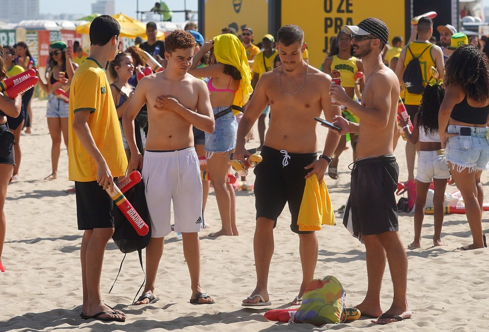 Público no Fifa Fan Fest em Copacabana — Foto: Marcos Serra Lima/g1