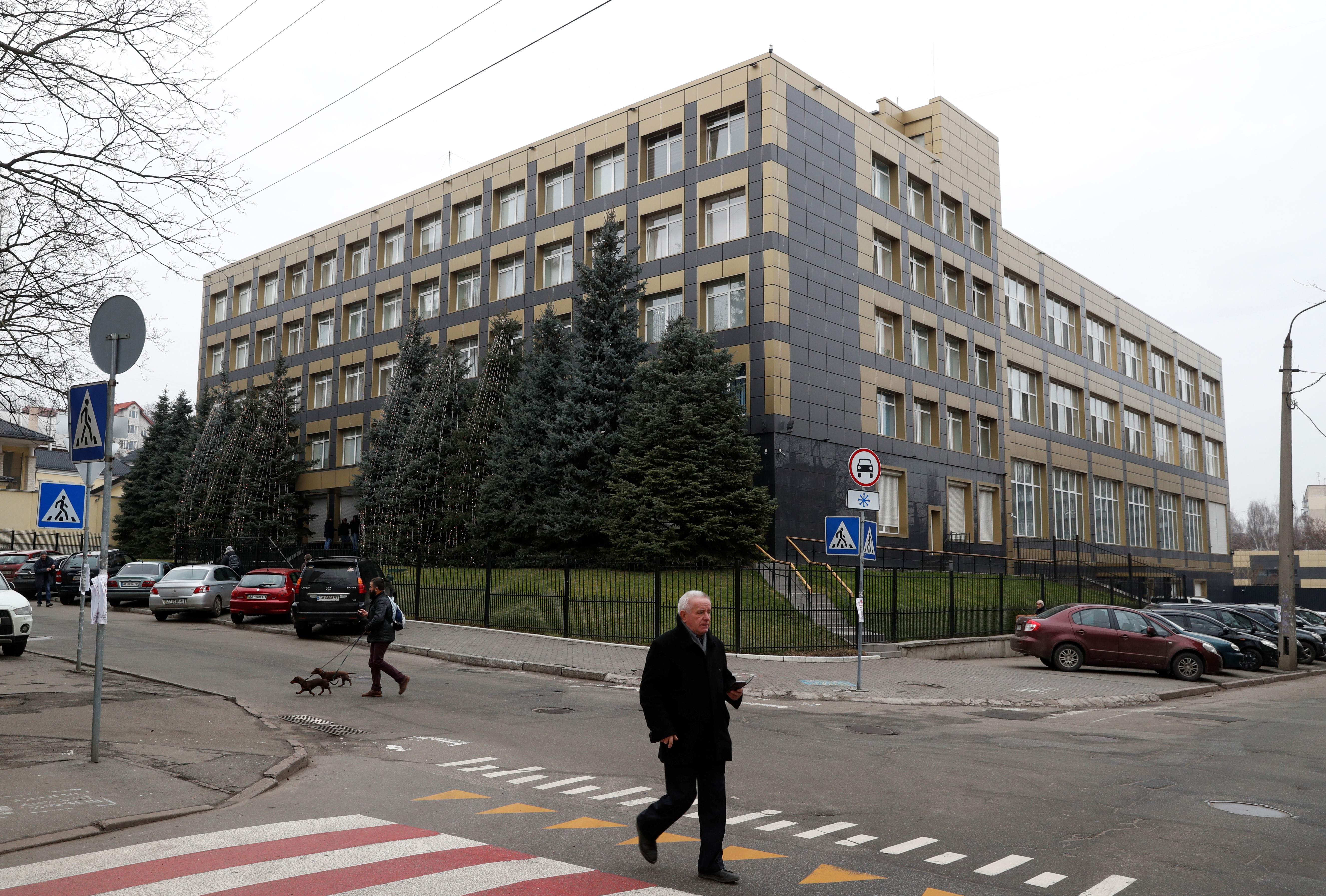 Ucrânia pede ajuda ao FBI para investigar suspeita de ataque cibernético russo a empresa de energia thumbnail