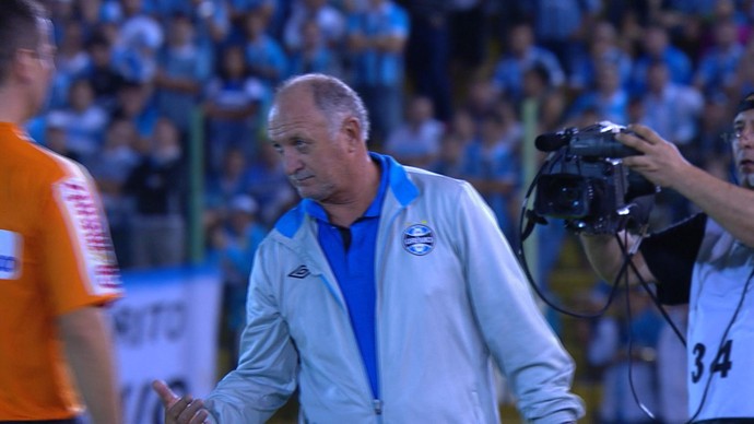 Grêmio respalda bronca de Felipão com árbitro e quer até vigiar sorteios