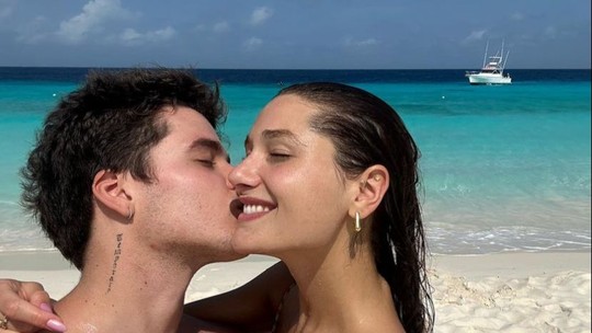 Sasha e João Figueiredo aproveitam viagem romântica a Curaçao