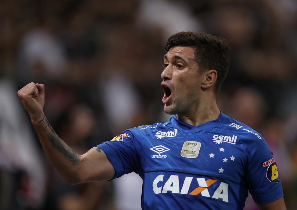 Arrascaeta comemora gol do título da Copa do Brasil de 2018, diante do Corinthians — Foto: Leonardo Benassatto/Reuters