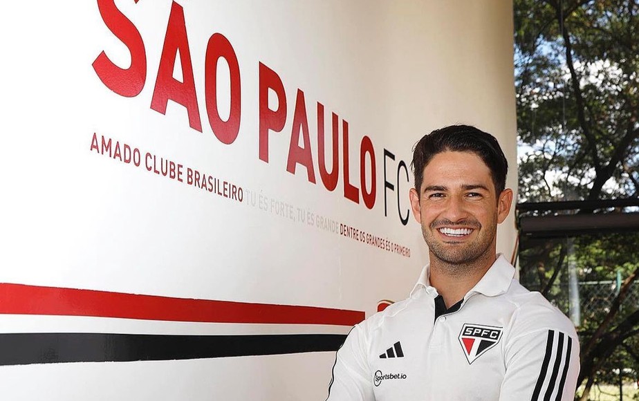 Alexandre Pato anuncia retorno ao São Paulo nas redes sociais