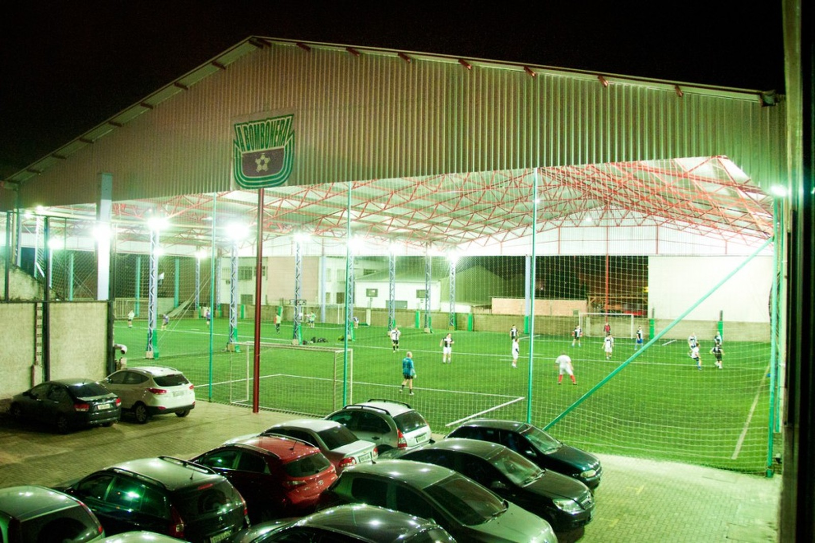 Forte chuva atrapalha planos e Corinthians treina na 