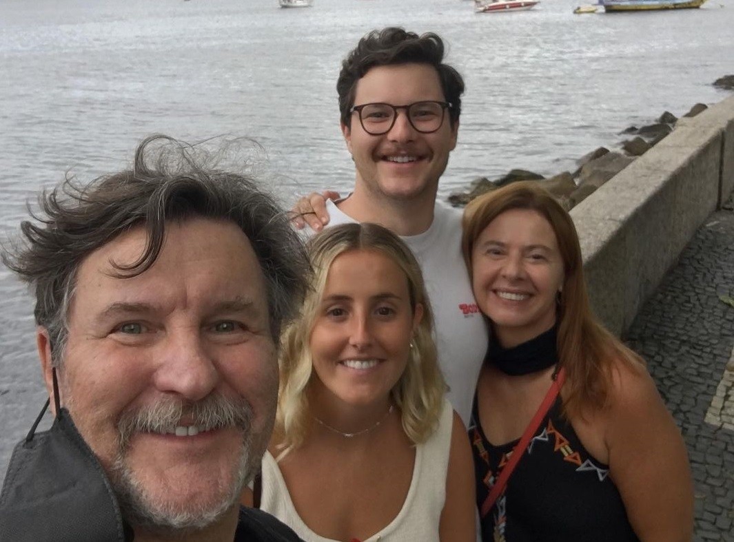 Antonio Calloni faz passeio turístico com a mulher, Ilse, o filho, Pedro, e a nora, a sul-africana Kelly Sayer (Foto: Reprodução/Instagram)